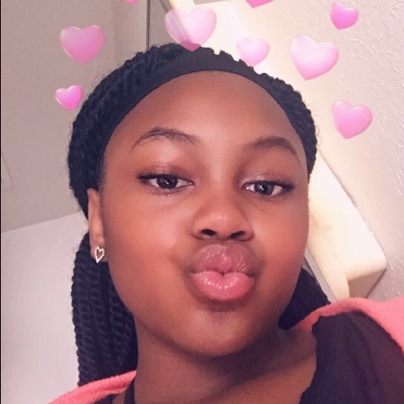 Meet your Posher, Chrissy - Picture 1 of 1